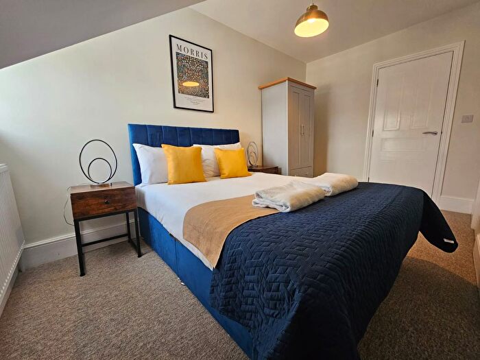 2 Bedroom Flat To Rent In First Avenue, Hove, BN3