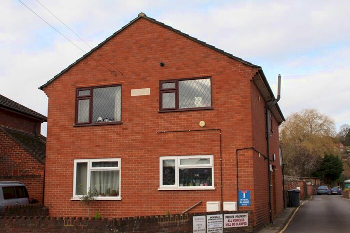 2 Bedroom Flat To Rent In St. Johns Street, Farncombe, GU7