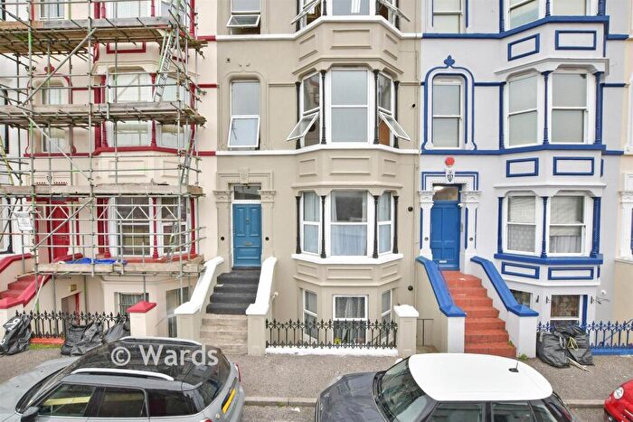 2 Bedroom Flat For Sale In Grosvenor Place, Margate, Kent, CT9