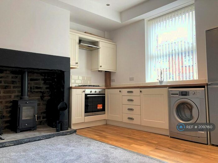 2 Bedroom End Of Terrace House To Rent In Denton Terrace, Morley, Leeds, LS27