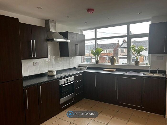 3 Bedroom Flat To Rent In Branstree Drive, Coventry, CV6
