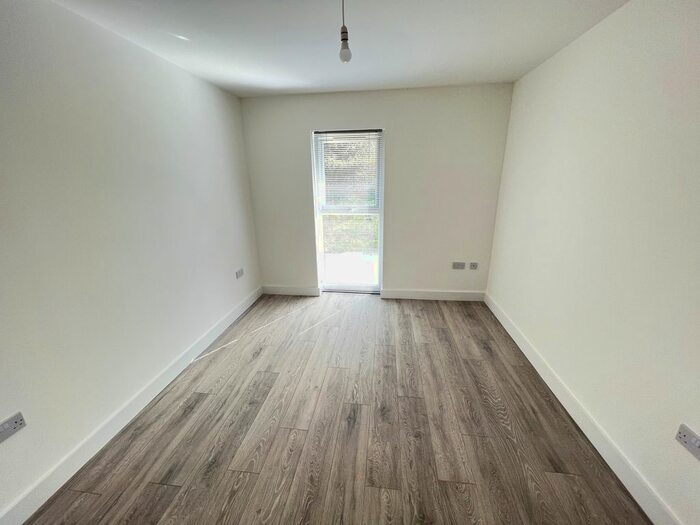 2 Bedroom Property To Rent In Portswood Road, Southampton, SO17