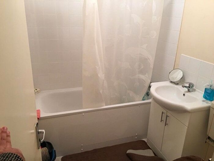 1 Bedroom Property To Rent In Thornhill Road, London, E10
