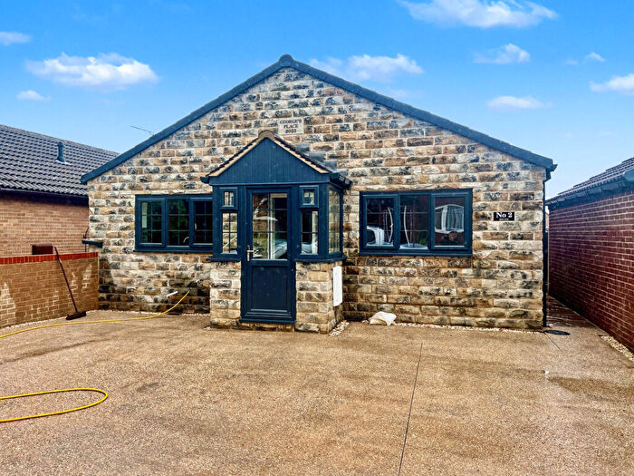 3 Bedroom Bungalow To Rent In Larchfield Place, Monk Bretton, Barnsley, S71