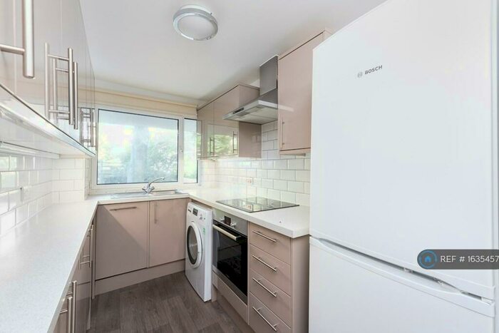 3 Bedroom Flat To Rent In The Drive, Hove, BN3