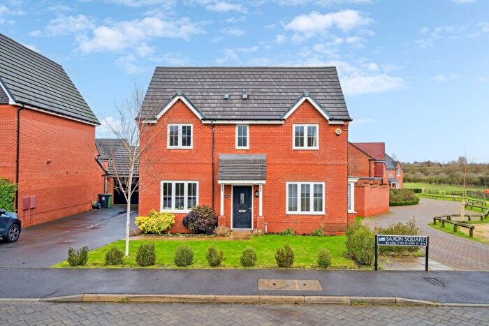 4 Bedroom Detached House For Sale In Saxon Square, Thame, OX9