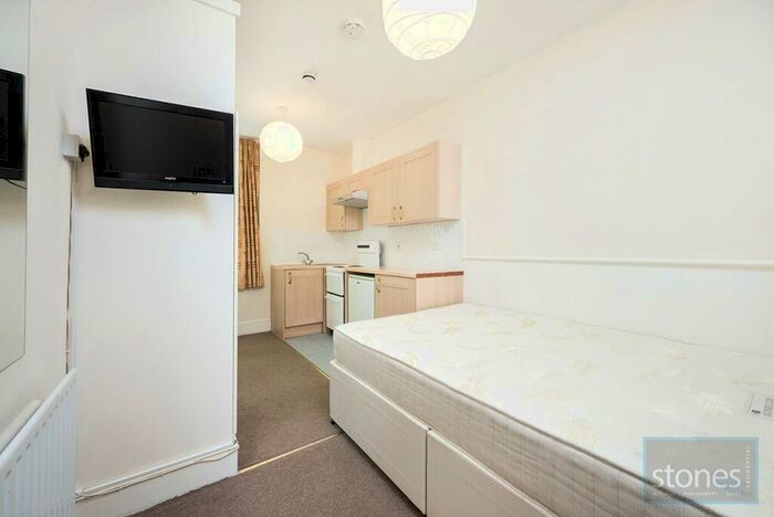 Apartment To Rent In Belsize Avenue, London, NW3