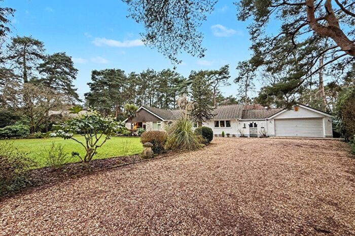 4 Bedroom Detached Bungalow For Sale In Avon Castle, BH24