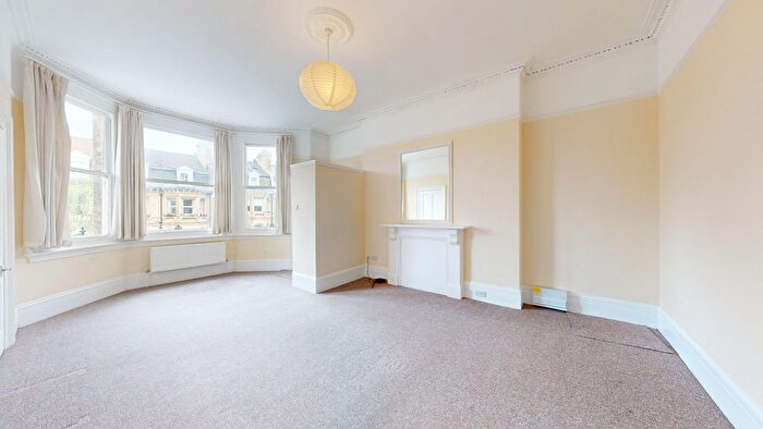 1 Bedroom Flat To Rent In First Avenue, Hove, BN3