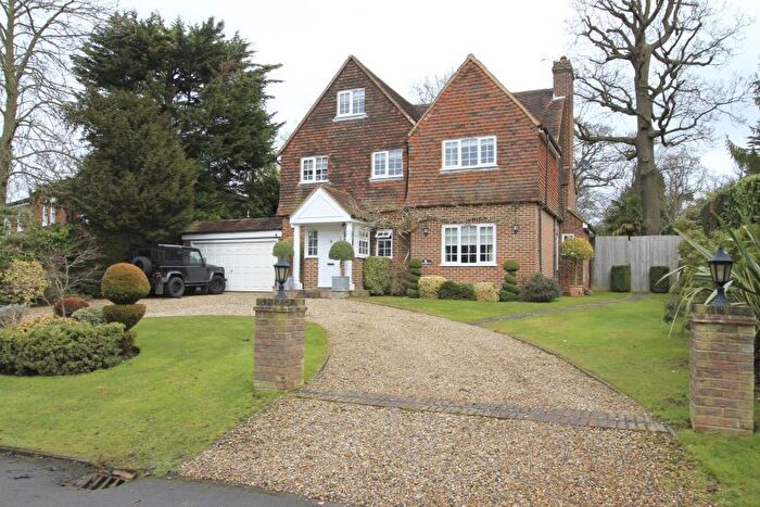 6 Bedroom Detached House To Rent In South View Road, Pinner, HA5