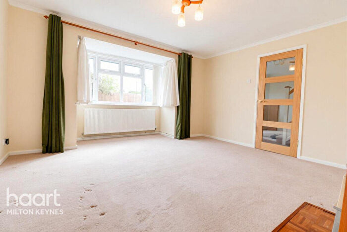 3 Bedroom Semi Detached House To Rent In Forfar Drive, Bletchley, MK3