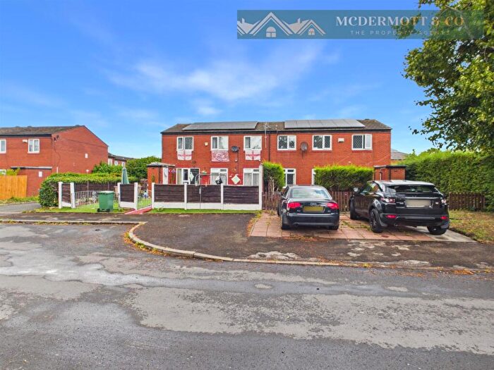 4 Bedroom Semi-Detached House For Sale In Geoff Bent Walk, Newton Heath, M40