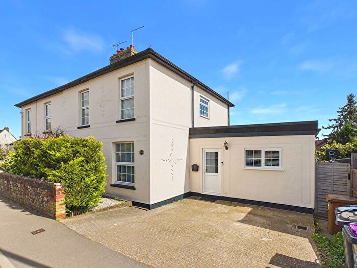 3 Bedroom Semi-Detached House For Sale In Cambridge Road, Sawbridgeworth, CM21