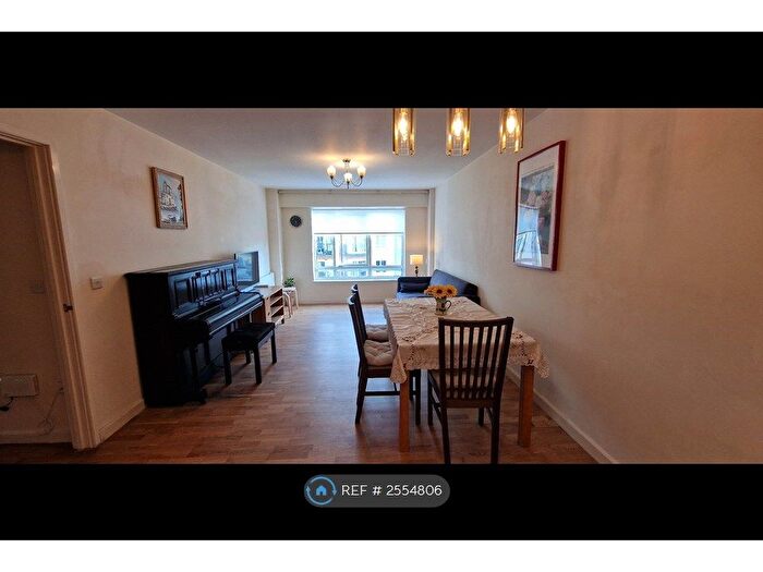 2 Bedroom Flat To Rent In Avro House, London, NW9