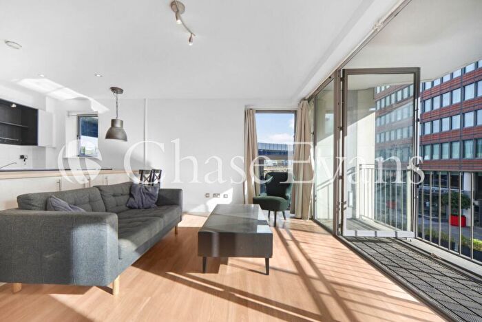 2 Bedroom Apartment To Rent In Horizon Building, Hertsmere Road, Canary Wharf, E14