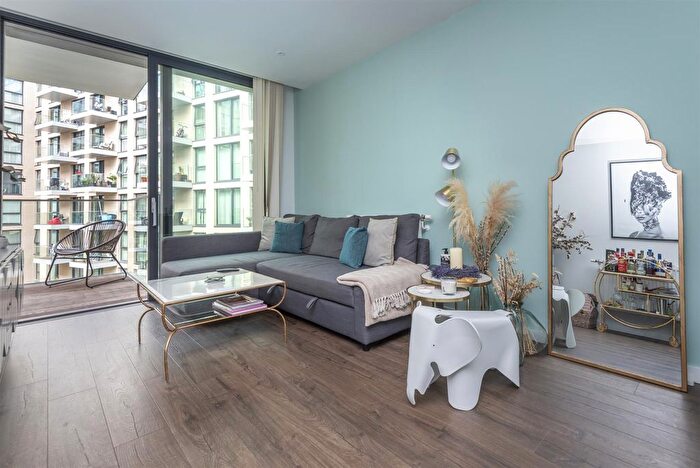 2 Bedroom Flat To Rent In Bridle Mews, London, E1