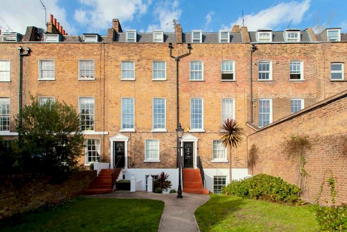 2 Bedroom Flat To Rent In Hackney Road, London, E2