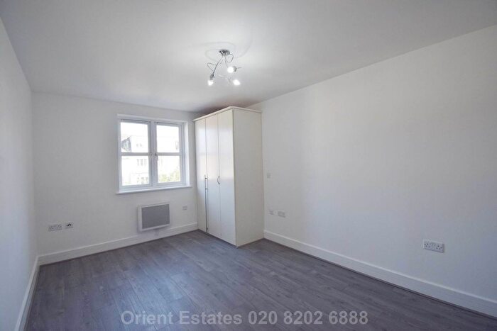 2 Bedroom Flat For Sale In Greyhound Hill, Hendon, NW4