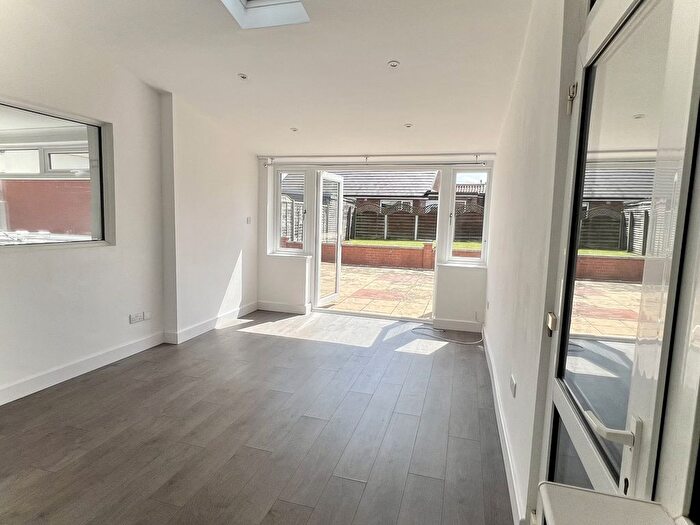 6 Bedroom Terraced House For Sale In High Street, Ulceby, DN39