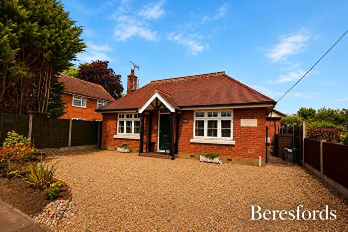 2 Bedroom Bungalow To Rent In Maldon Road, CM3