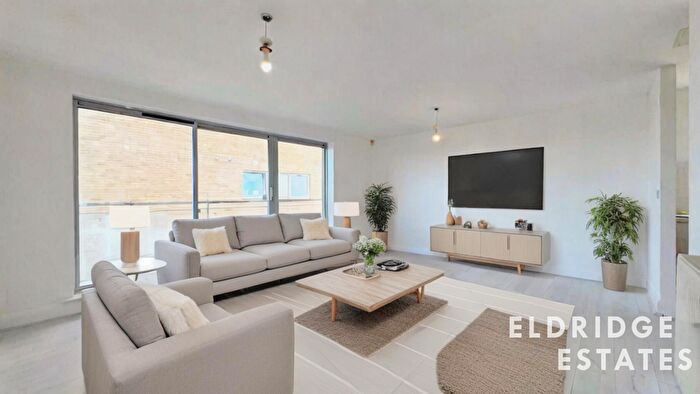 2 Bedroom Flat To Rent In Miles Close, London, SE28