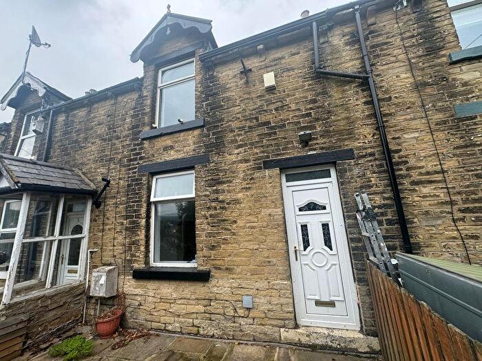 2 Bedroom Property To Rent In Chestnut Grove, Bradford, BD2
