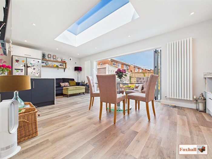 2 Bedroom Bungalow For Sale In Heathercroft Road, Ipswich, IP1