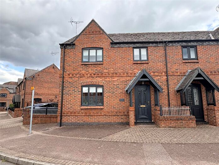 2 Bedroom Semi Detached House For Sale In Handley Court, Newark, Nottinghamshire, NG24