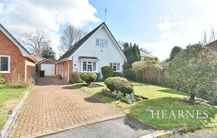 3 Bedroom Detached House For Sale In Albany Drive, Three Legged Cross, Wimborne, BH21