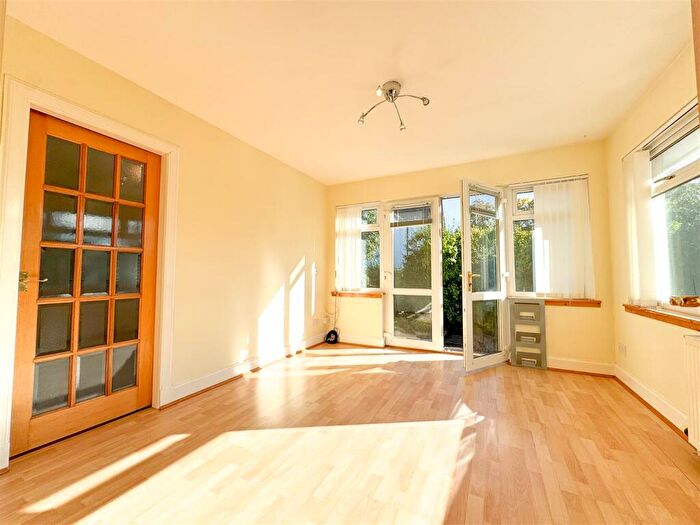 2 Bedroom Detached Bungalow For Sale In Foreknowe, Biggar, ML12