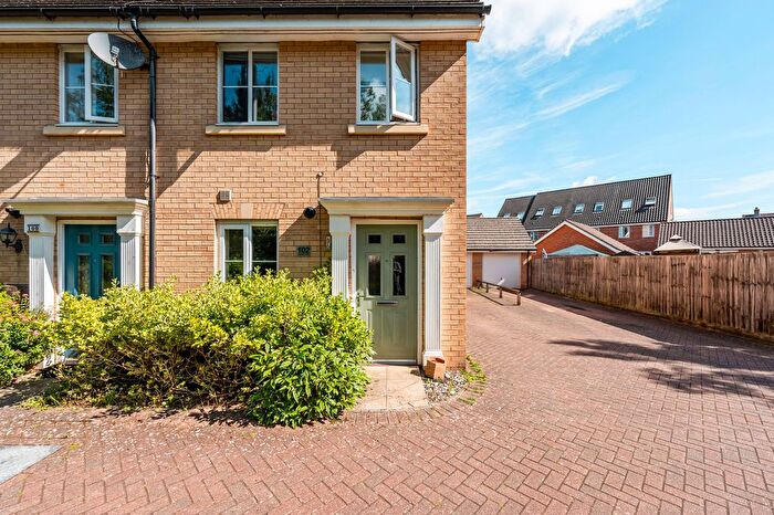 3 Bedroom Town House For Sale In Washington Drive, Carbrooke, IP25