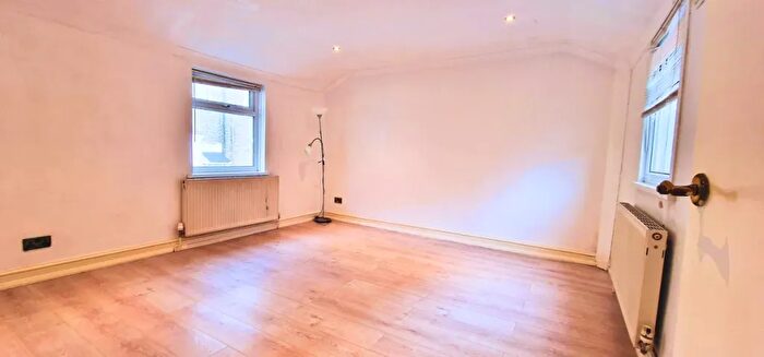 1 Bedroom Terraced House To Rent In Woodgrange Road, London, E7