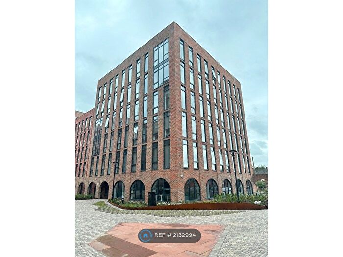 2 Bedroom Flat To Rent In Neptune Place, Liverpool, L8
