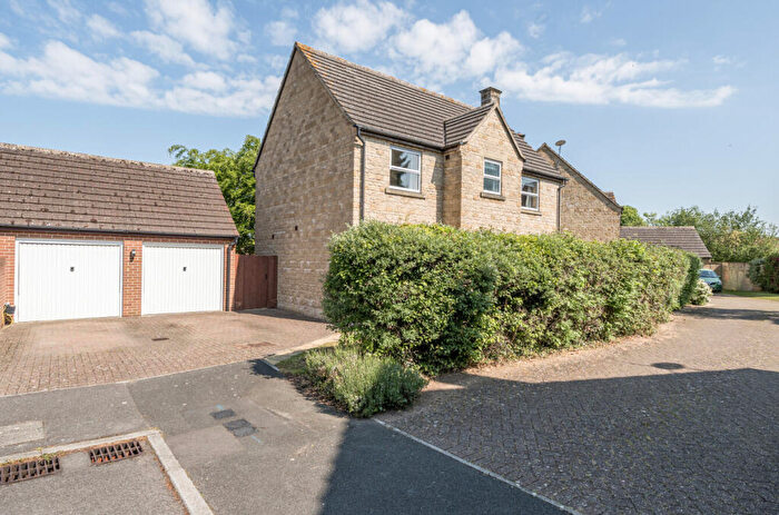 4 Bedroom Detached House For Sale In Grange Close, Wanborough, Swindon, SN4