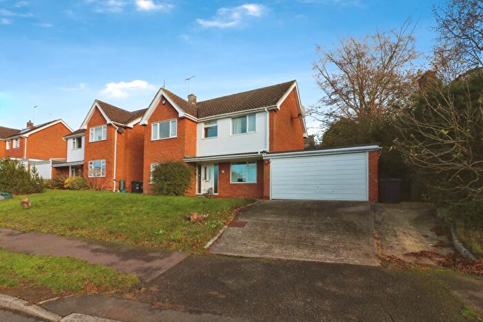 4 Bedroom Detached House To Rent In Carleton Rise, Welwyn, AL6