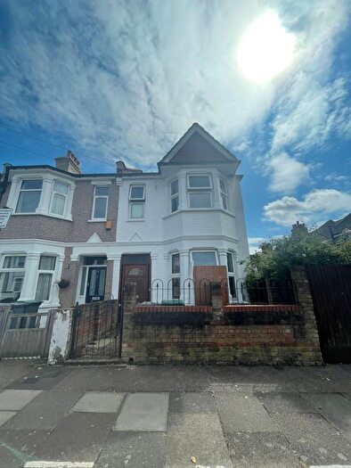 1 Bedroom Terraced House To Rent In Stirling Road, London, N22