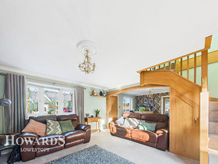 4 Bedroom Detached House For Sale In Bethel Drive, Kessingland, NR33