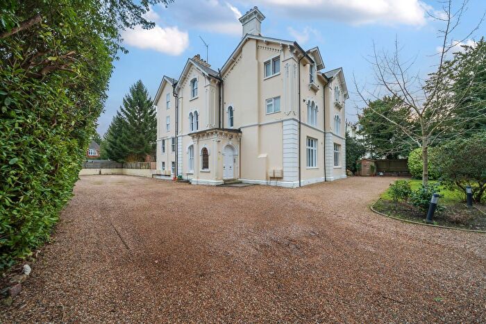 2 Bedroom Flat To Rent In Broadwater Down, Royal Tunbridge Wells, TN2