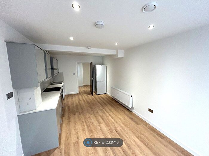 2 Bedroom Flat To Rent In Battle House Mews, Barnet, EN4