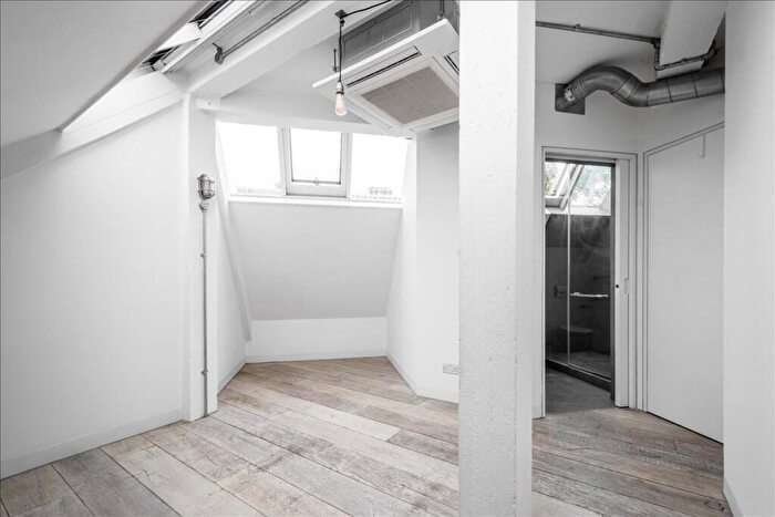 3 Bedroom Apartment For Sale In Temple Works, Hackney, E8 - Photo 11