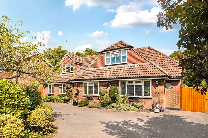 4 Bedroom Chalet For Sale In Cannon Way, Fetcham, Leatherhead, KT22