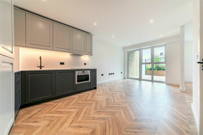 1 Bedroom Apartment To Rent In Canning House, Heritage Walk, Kingston Upon Thames, KT1