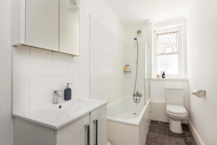 2 Bedroom Apartment To Rent In Anson Road, Tufnell Park, N7