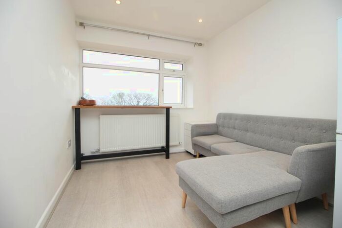 2 Bedroom Flat To Rent In Cross Court, Plomer Green Avenue, High Wycombe HP13