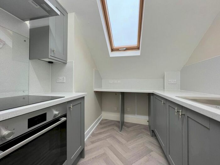 1 Bedroom Flat To Rent In High Street, Rusthall, Tunbridge Wells, TN4