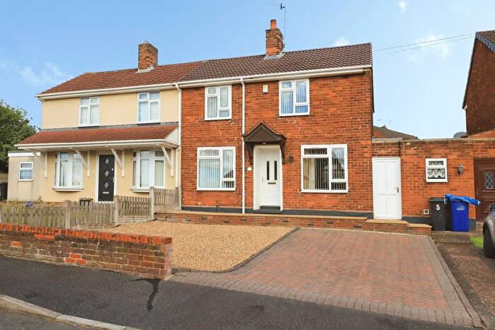 2 Bedroom Property For Sale In Sandfield Grove, Lower Gornal, DY3