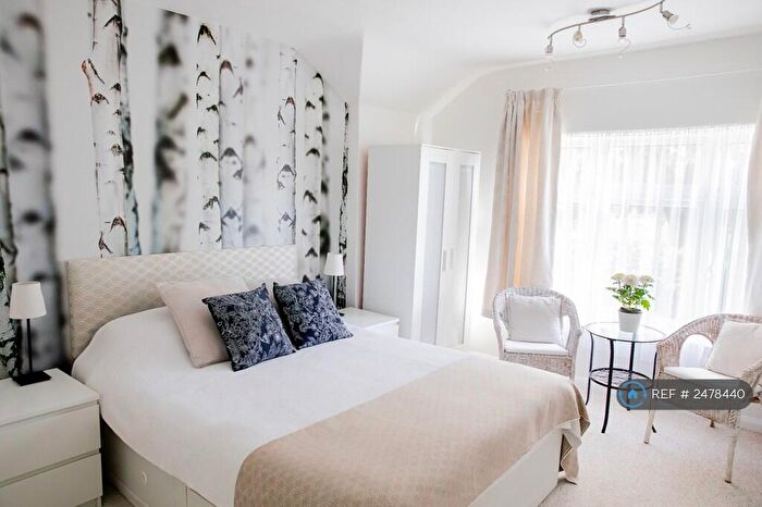 1 Bedroom Flat To Rent In Park Road, Swanscombe, DA10