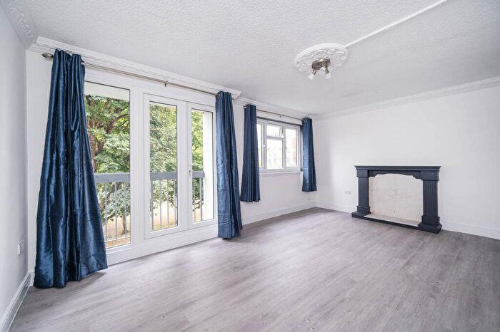 3 Bedroom Maisonette To Rent In Gilpin Road, Clapton, London, E5