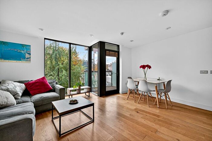 1 Bedroom Flat For Sale In Packington Street, London, N1