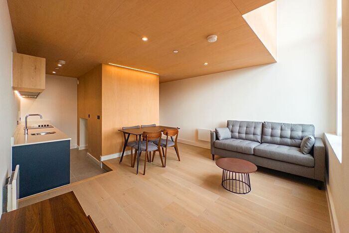 2 Bedroom Flat To Rent In Spinners Way, Manchester, M15